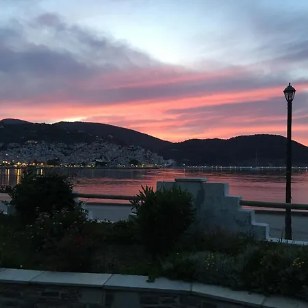 Del Sol アパートホテル